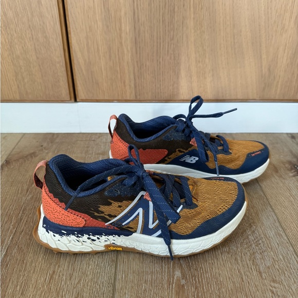 New balance shoes - Picture 2 of 6